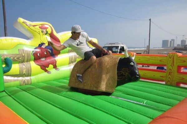 Toro Mecánico - Mundo de Juegos